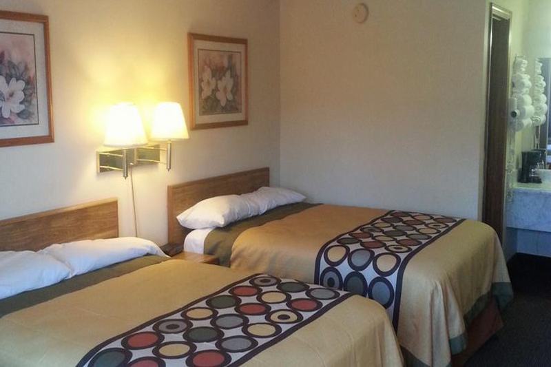 Super 8 By Wyndham Clarksville Ar Exterior photo